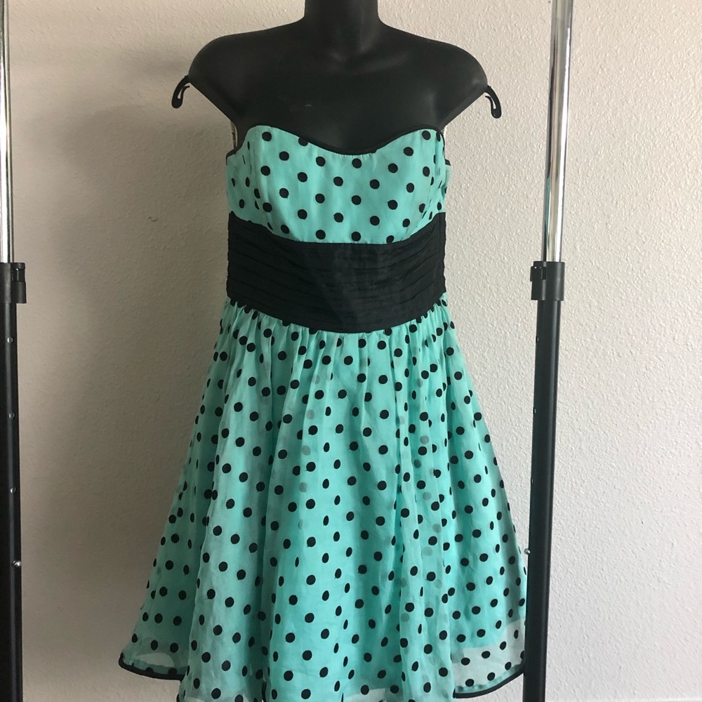 Strapless polka dot BJ evening 👗